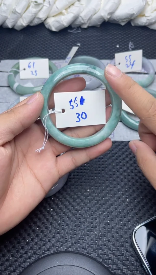 未镶嵌手镯翡翠30