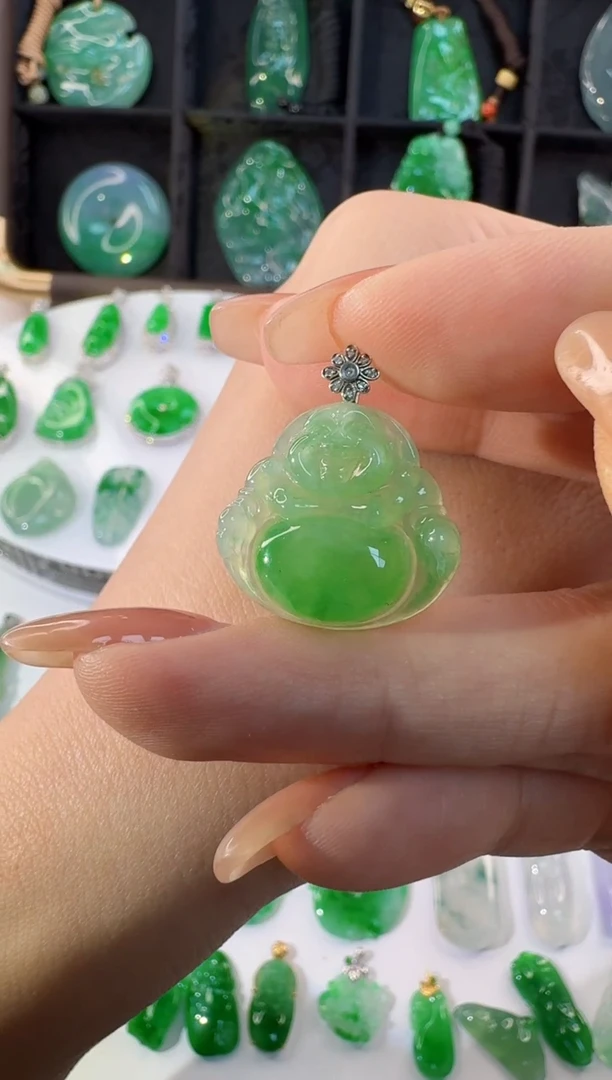 颈饰18K金镶嵌翡翠缅甸A货翡翠