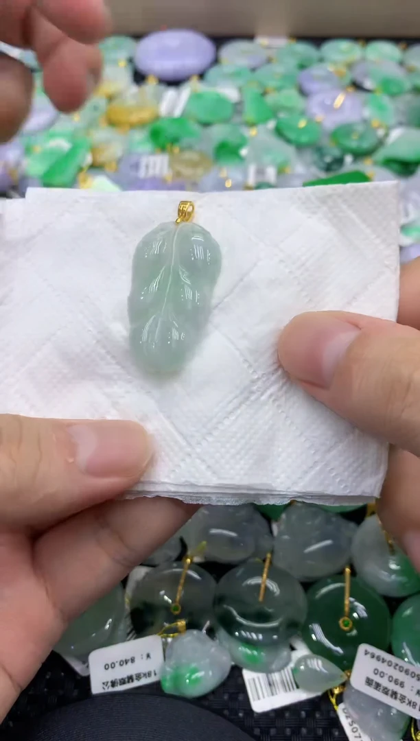 颈饰未镶嵌翡翠天然缅甸翡翠A货