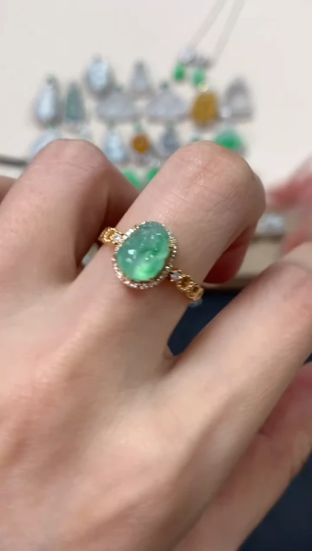 翡翠戒指18K金镶嵌貔貅戒指4800