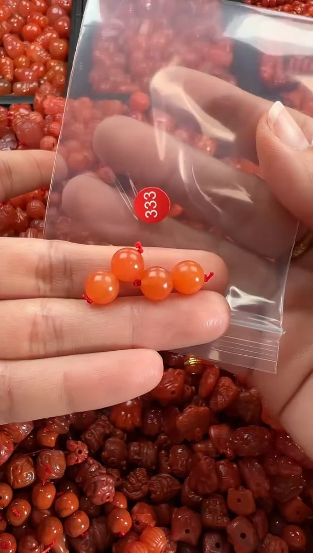 【闪购商品】南红玛瑙颈饰未镶嵌1