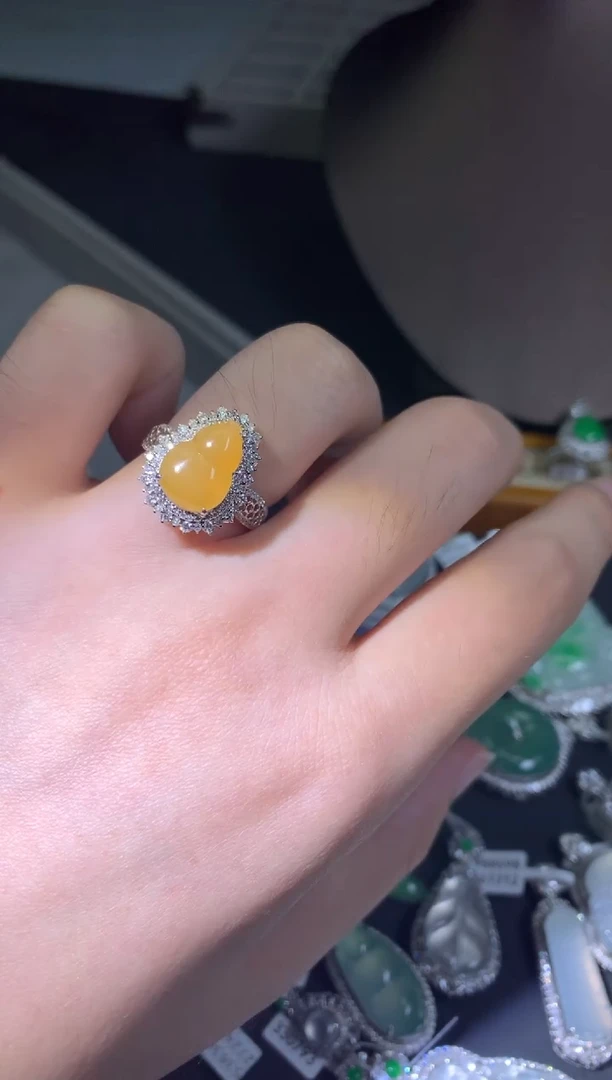 吊坠(不含链)18K金镶嵌翡翠戒指