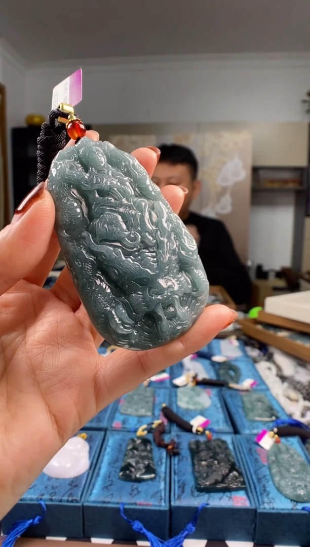 颈饰未镶嵌翡翠多样性发其一