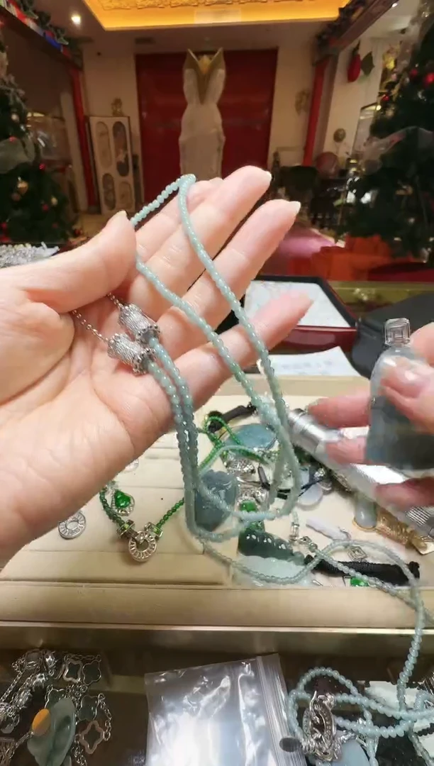 【闪购商品】翡翠吊坠(不含链)未镶嵌翡翠