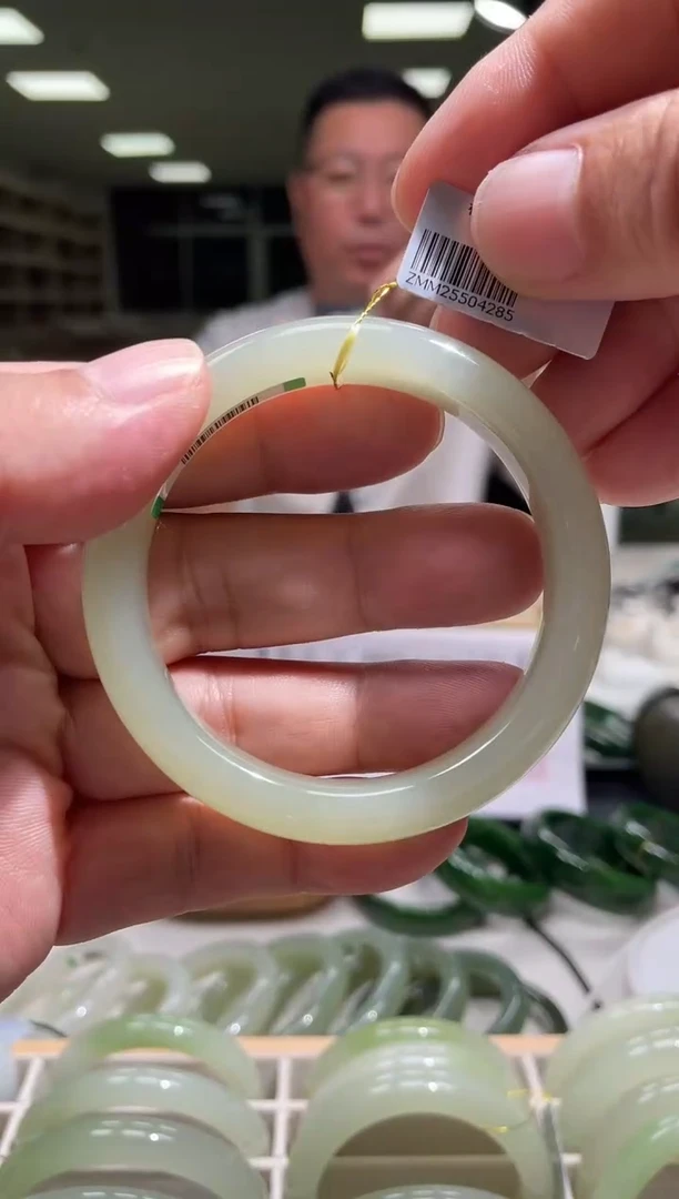 未镶嵌手镯和田玉56-57圈口 4285