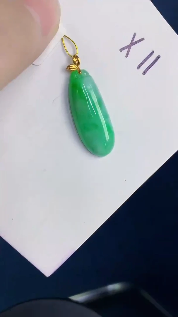 颈饰18K金镶嵌翡翠天然翡翠缅甸A货