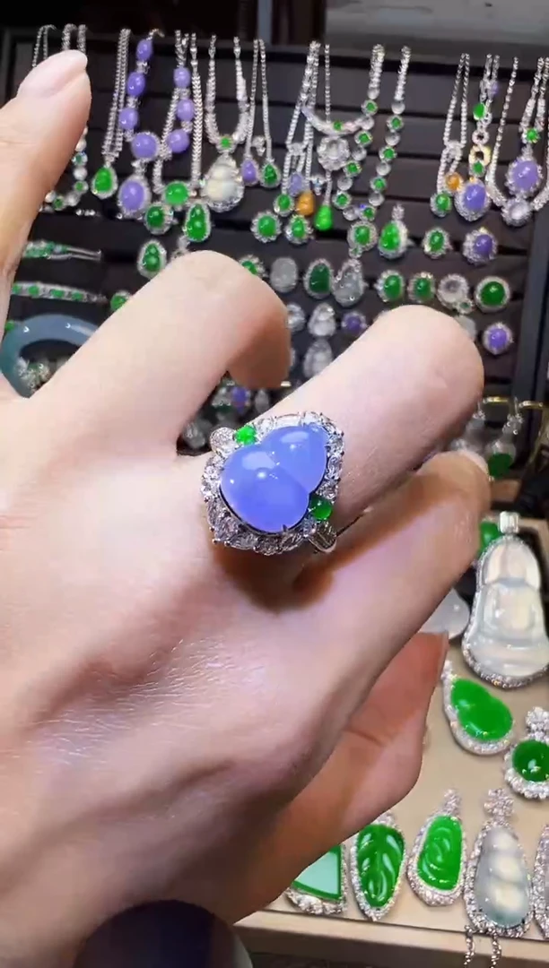 18K金镶嵌戒指翡翠?***?葫芦