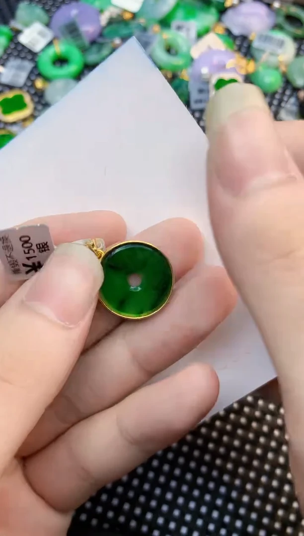 翡翠未镶嵌吊坠(不含链)1