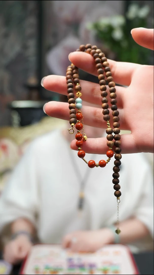 18K金镶嵌手串南红玛瑙手串