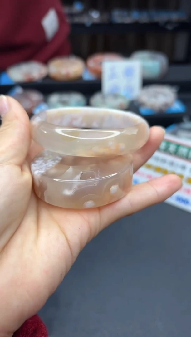 【闪购商品】石英质玉手镯未镶嵌2140（58圈赠送镯心）