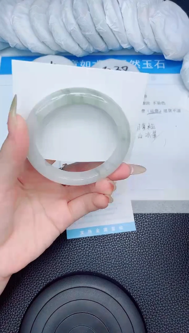 石英质玉手镯未镶嵌45-60.7