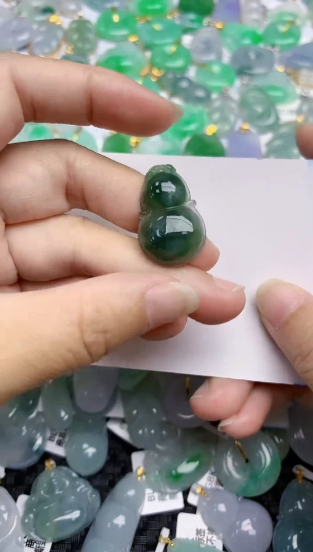 翡翠未镶嵌颈饰天然翡翠A货