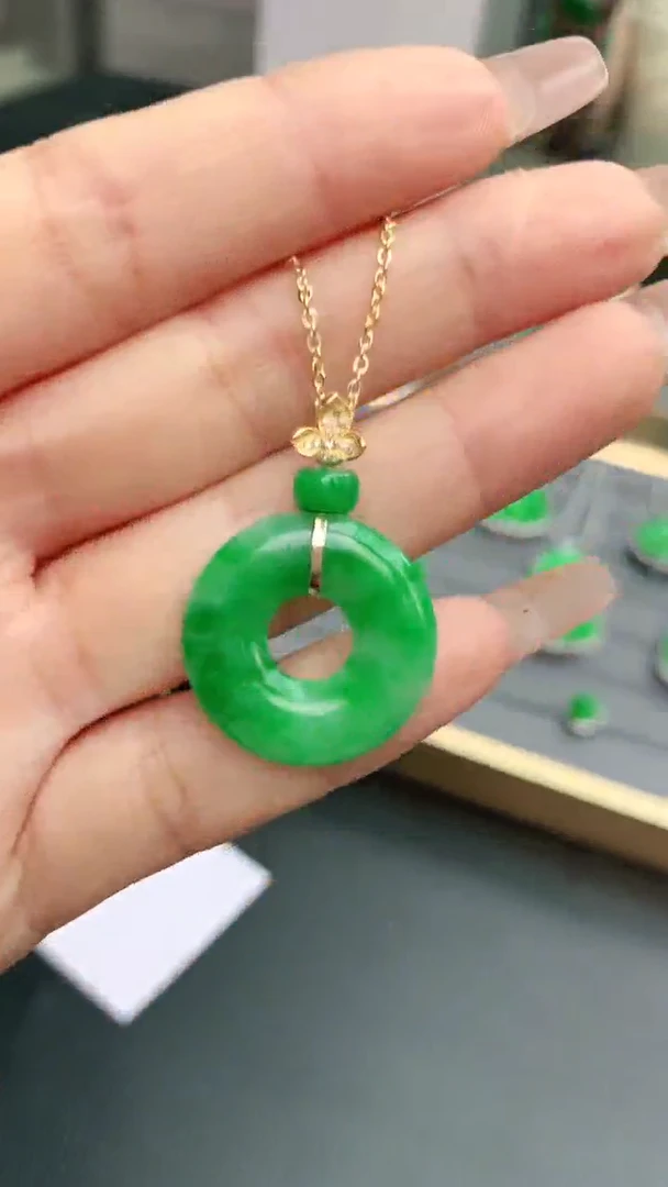 【闪购商品】翡翠颈饰18K金镶嵌赠礼盒证书
