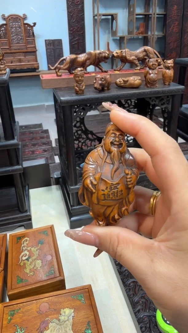 木꧁****꧂黄杨 财神手把件