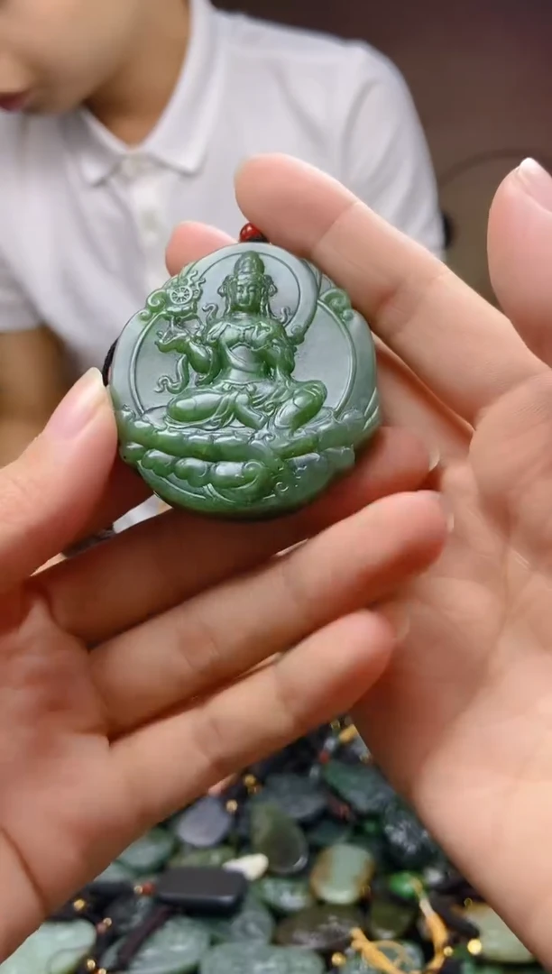 颈饰未镶嵌和田玉1