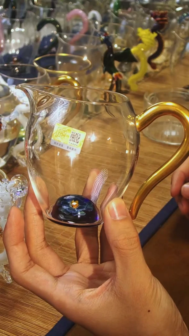 【闪购商品】描金把蓝海棠公杯晶焱金标