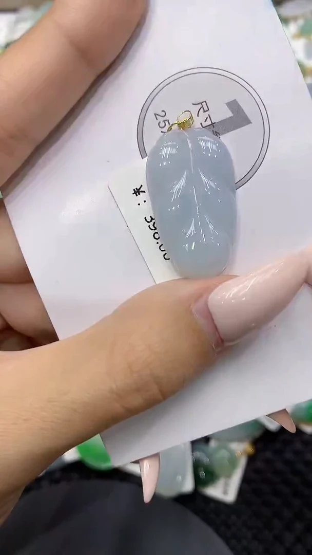 颈饰18K金镶嵌翡翠111111111111