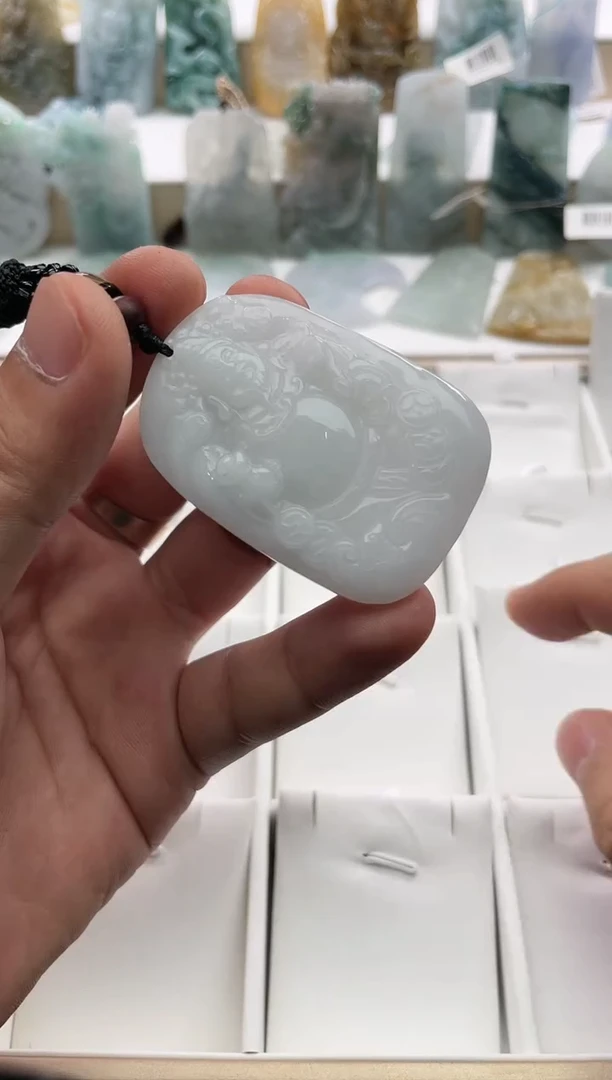 【闪购商品】翡翠颈饰未镶嵌..../1/18/ 238