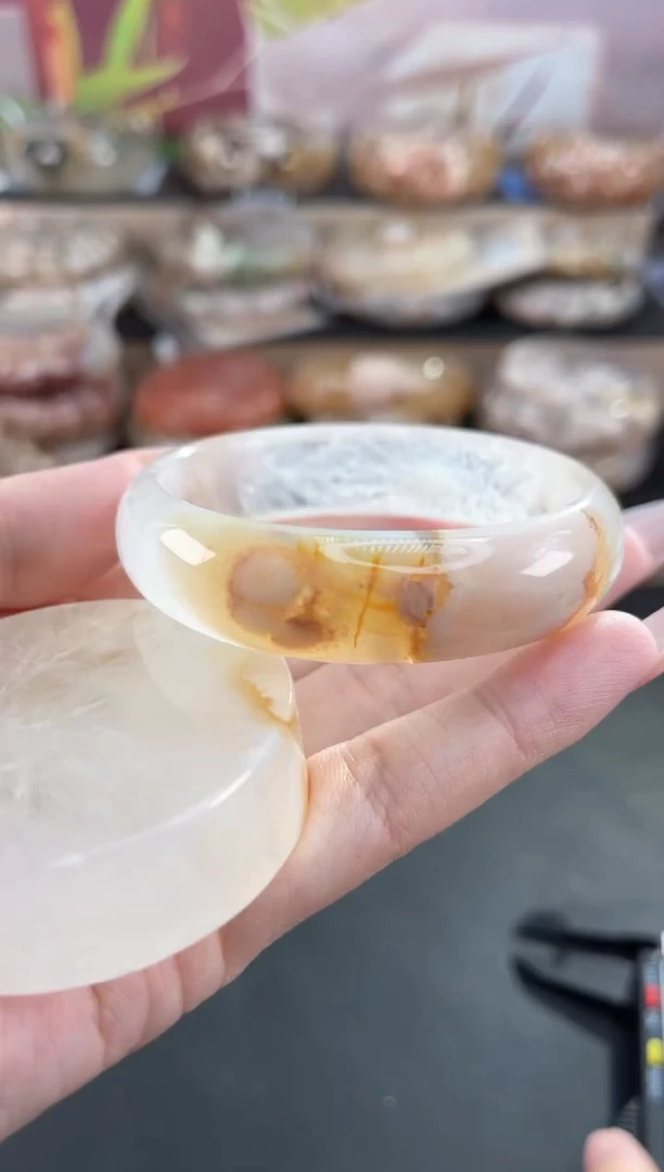 未镶嵌手镯石英质玉53