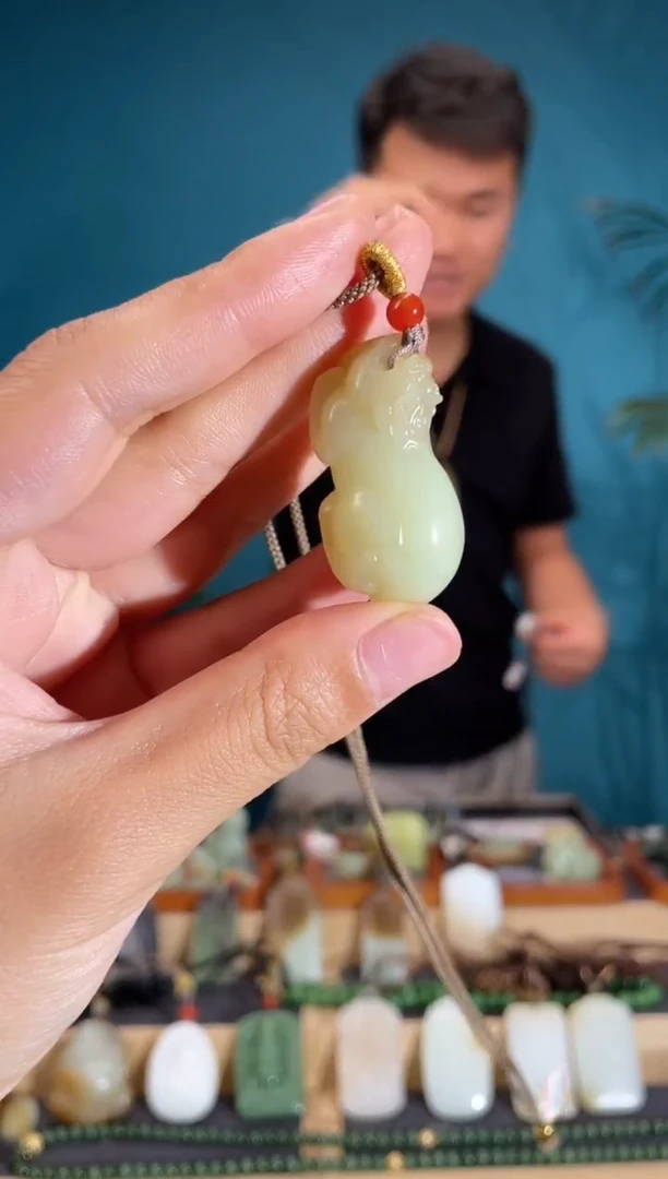 和田玉未镶嵌颈饰1