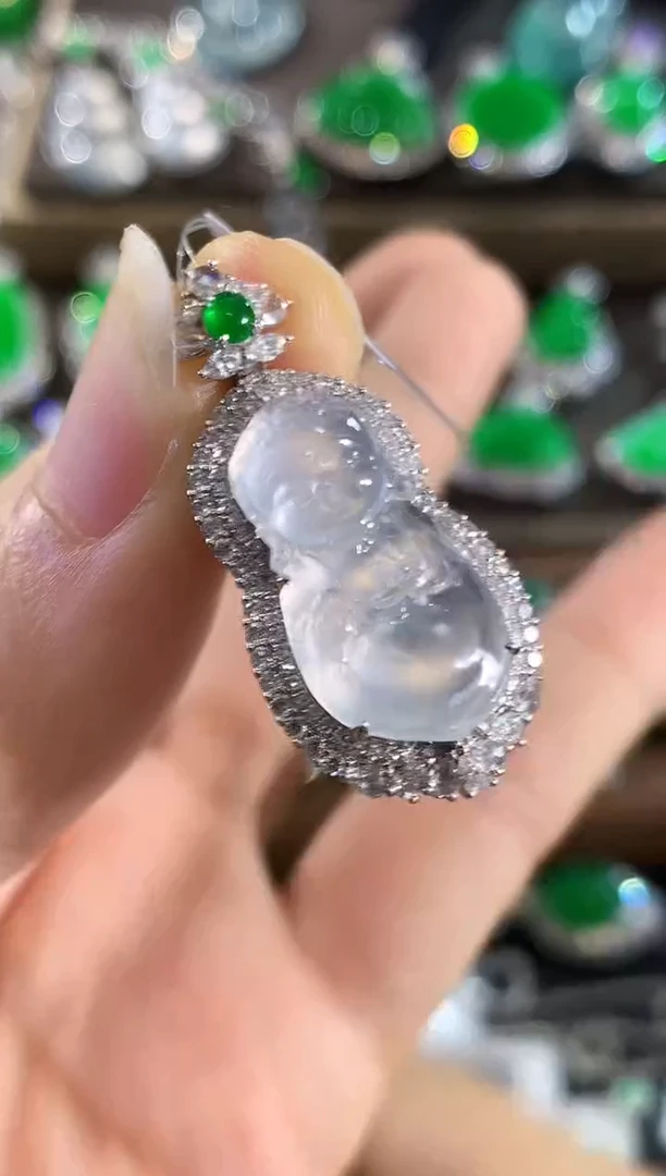 吊坠(不含链)18K金镶嵌翡翠C229