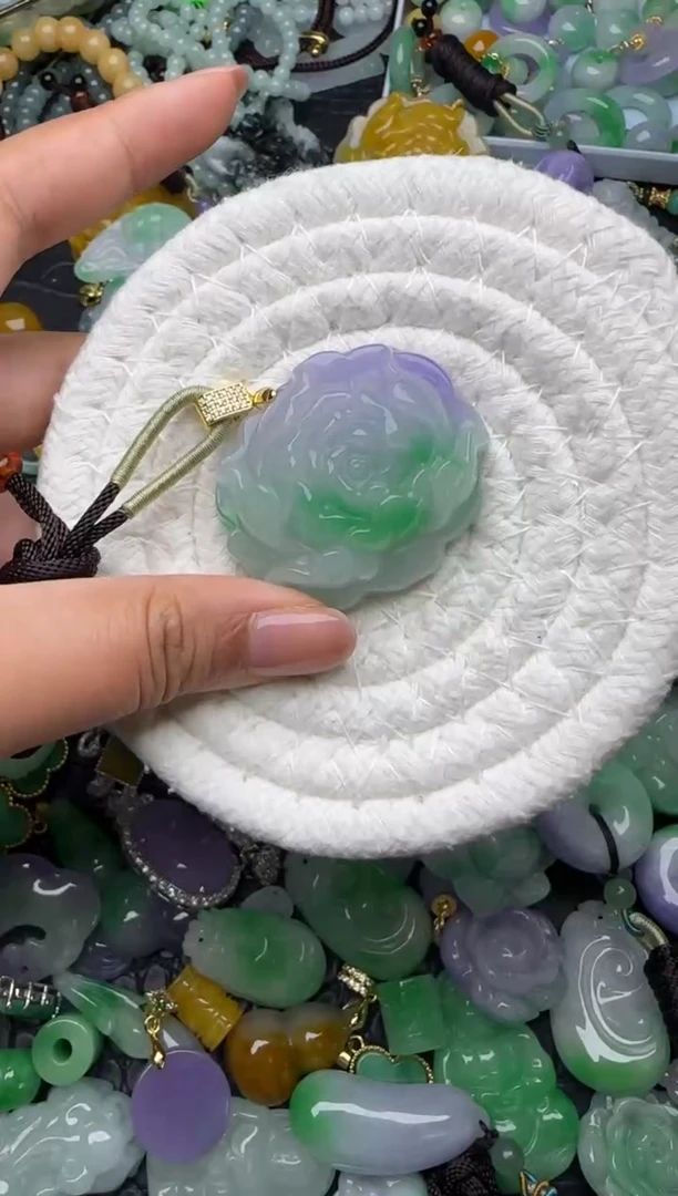 颈饰未镶嵌翡翠缅甸翡翠吊坠