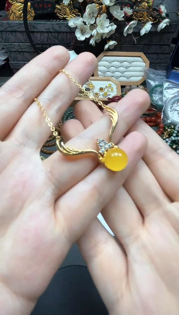 蜜蜡吊坠(赠链)未镶嵌多样性发货拍一发一