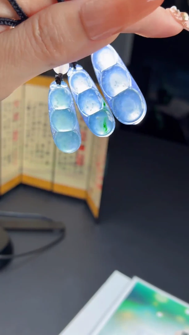 翡翠未镶嵌颈饰FLFD-01-多样性发其一