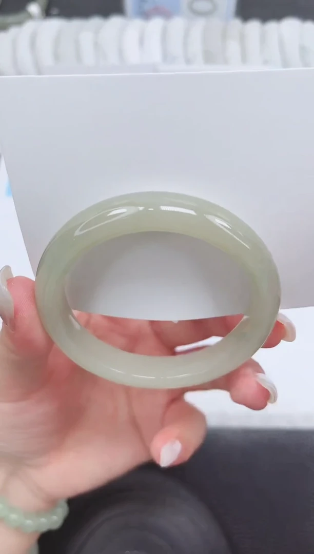 未镶嵌手镯石英质玉49-54.5