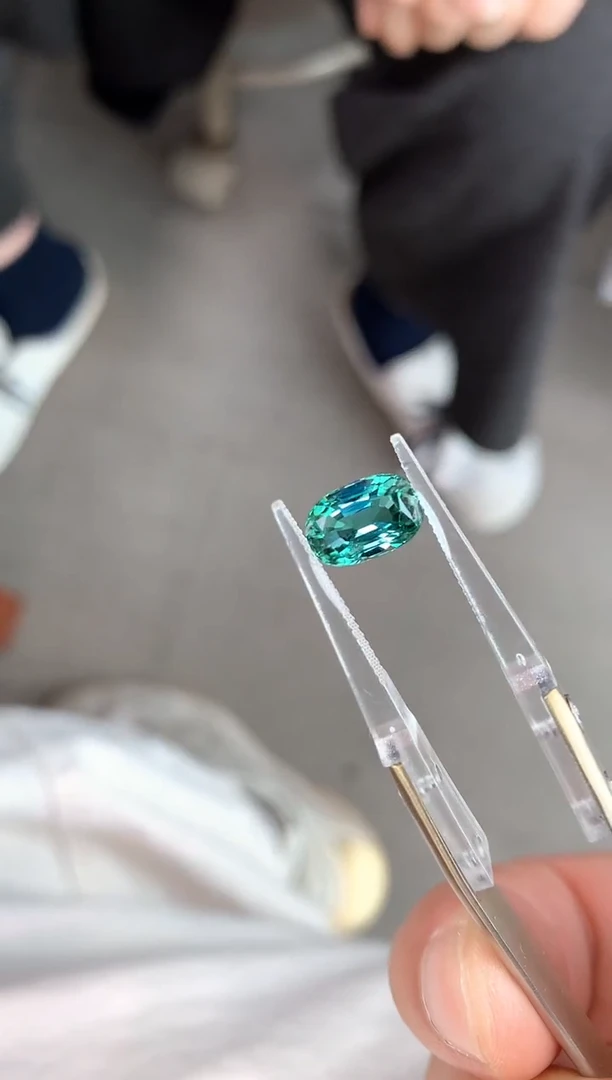 裸石未镶嵌碧玺2.7ct 20