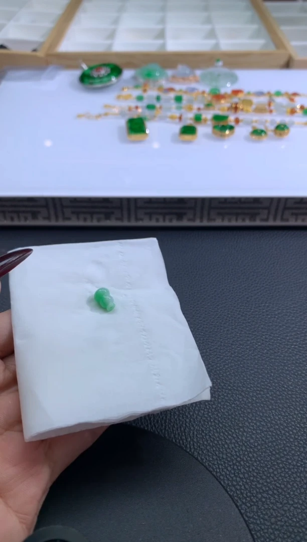 【闪购商品】定制翡翠未镶嵌翡翠