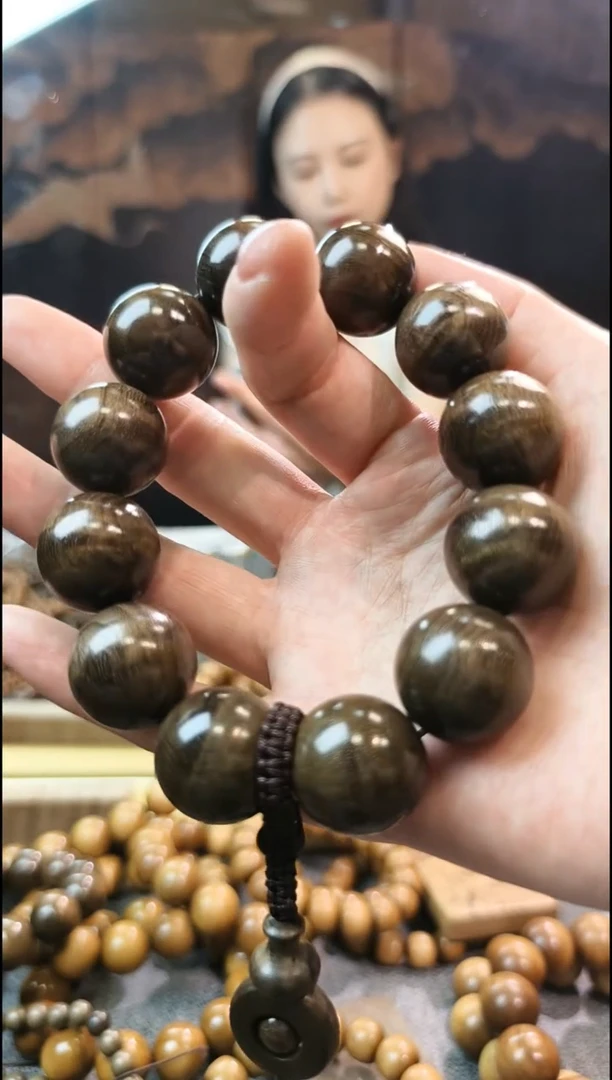 金丝楠2.0阴沉绿手串