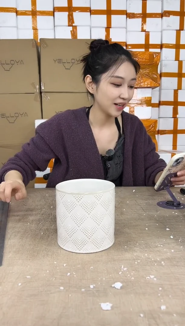 浮雕波点白色14x13