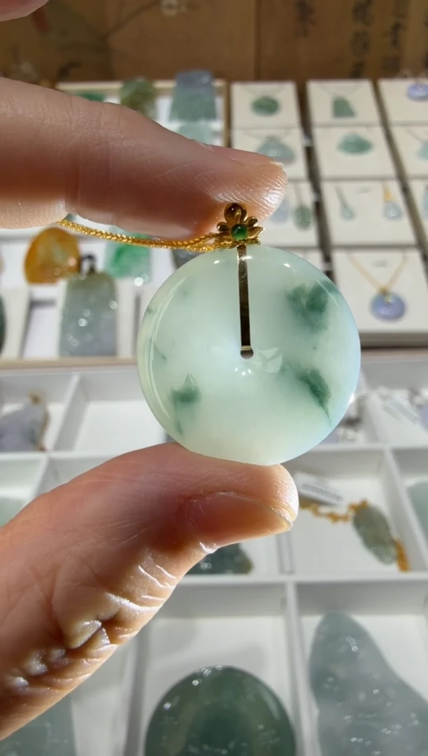 翡翠挂件18K金镶嵌A货翡翠多样性孤品