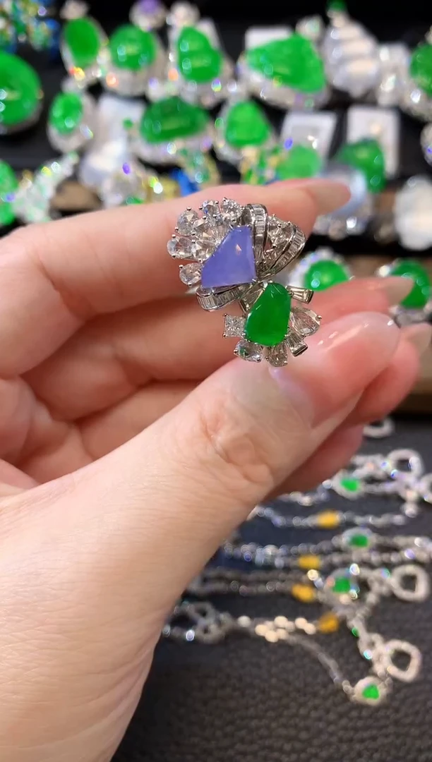 18K金镶嵌戒指翡翠C37