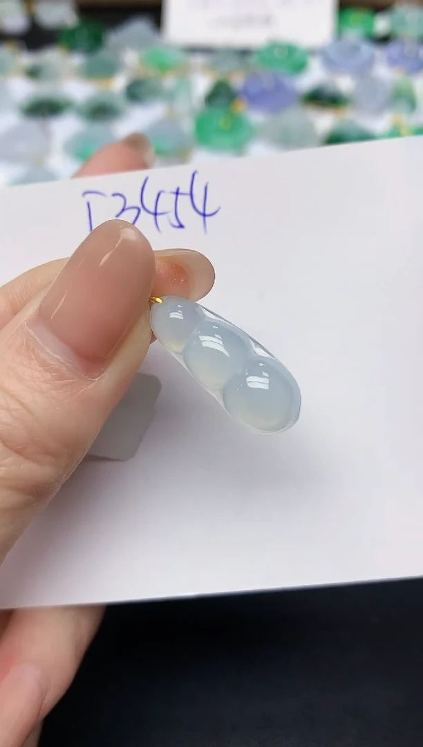 颈饰18K金镶嵌翡翠天然缅甸A货翡翠百元以上9元证书费自理