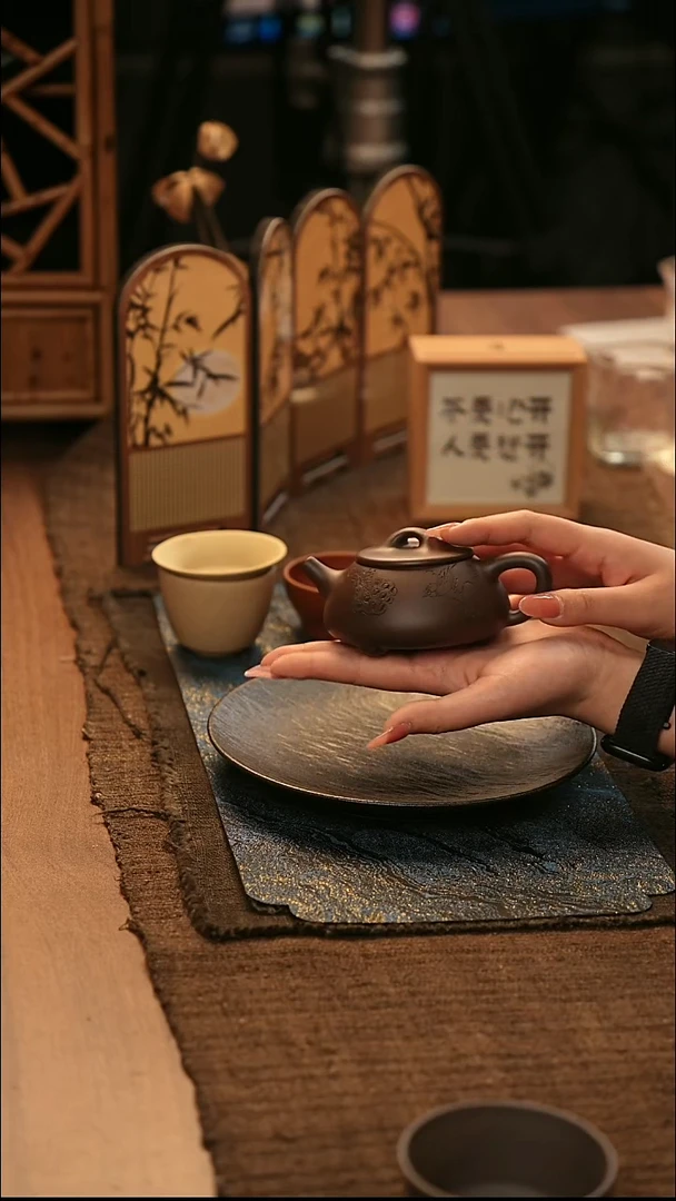 茶壶紫砂宜兴紫砂壶    石瓢 刻绘