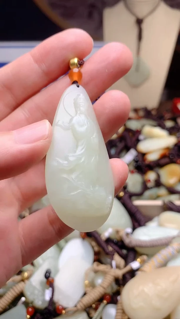 和田玉未镶嵌颈饰1