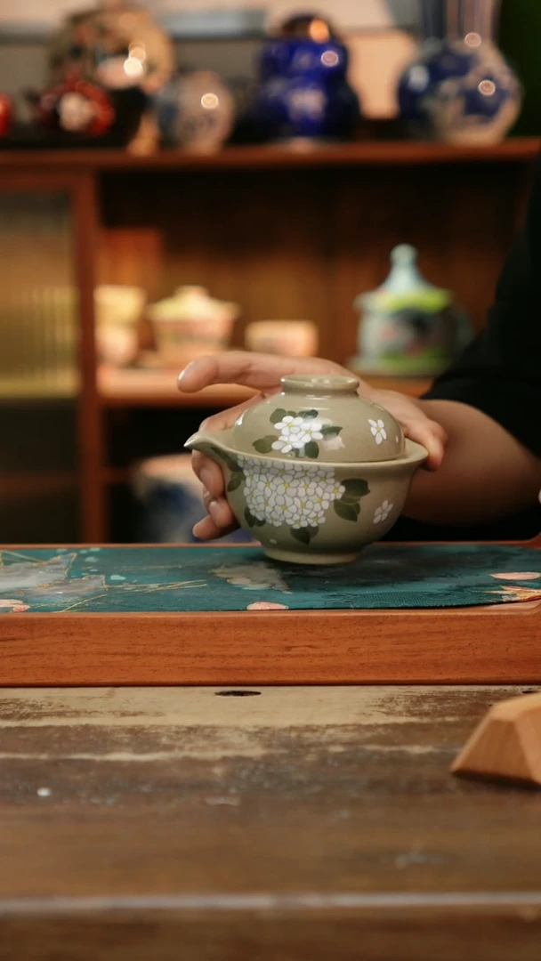 摆件景德镇纯手工釉下彩精品花瓶