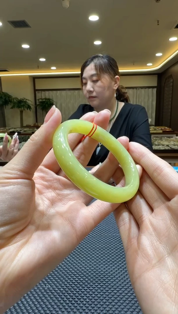 颈饰未镶嵌和田玉手镯56