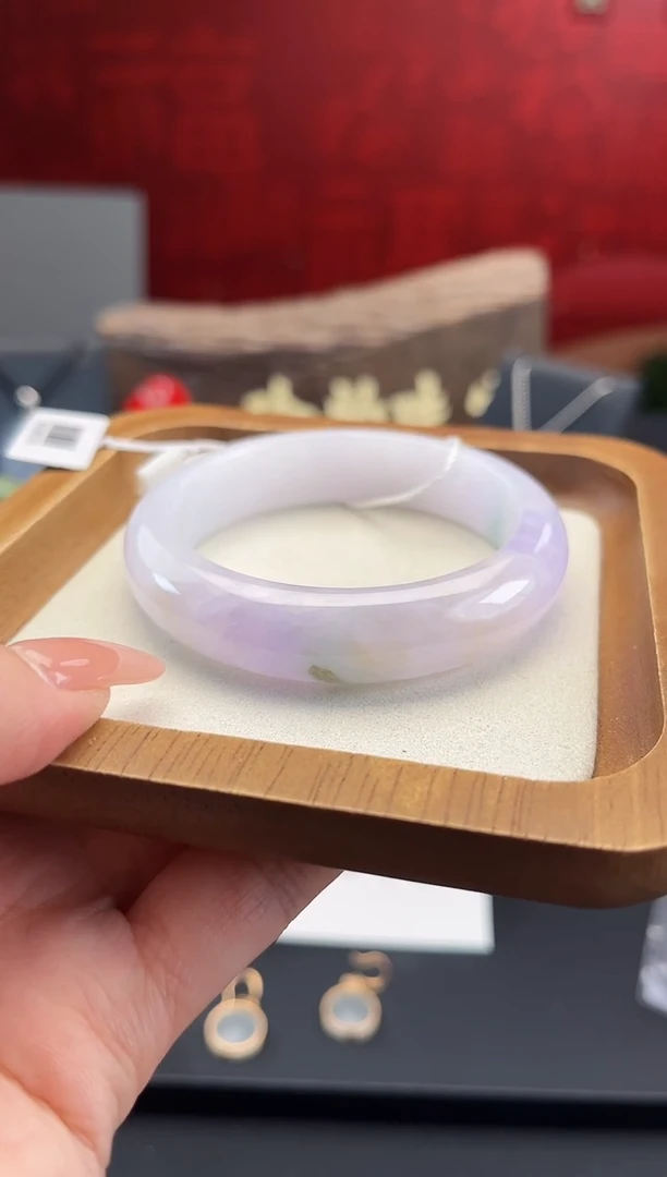 翡翠手镯未镶嵌手镯