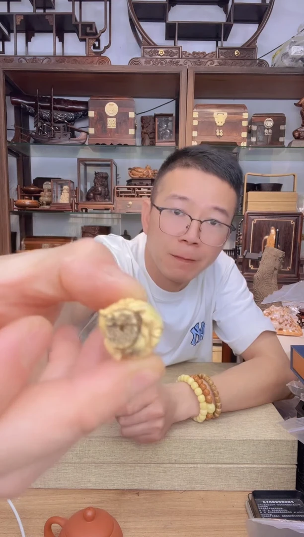 乌木类架子135猛犸彩绘福星单颗  瑕疵