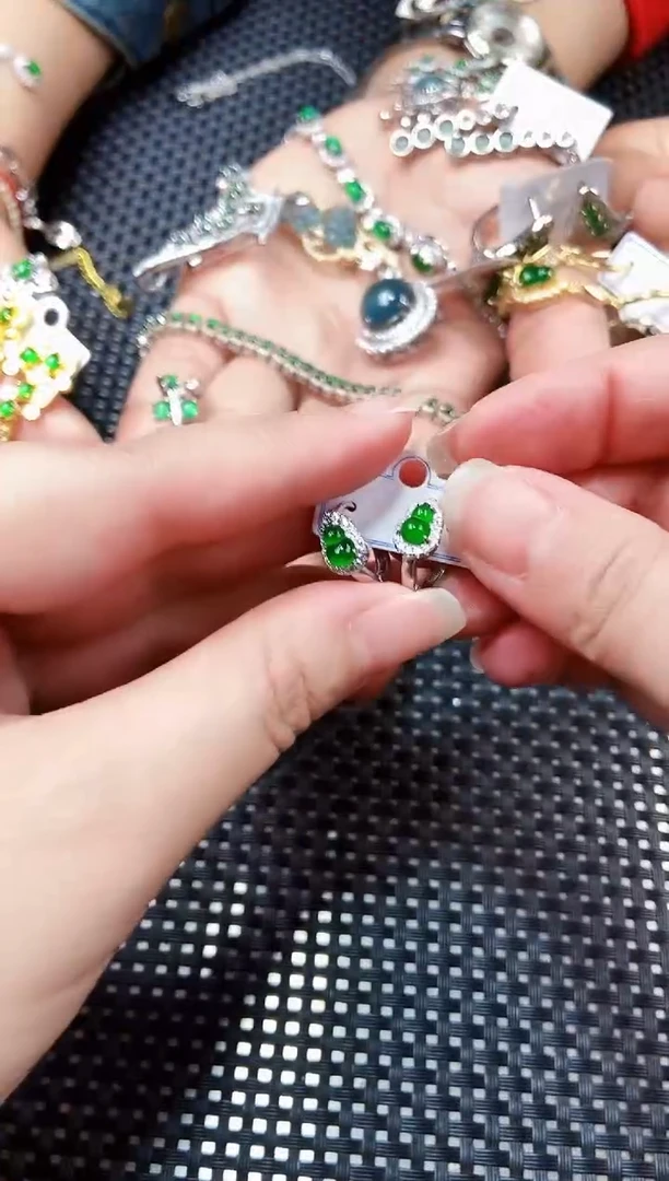 【闪购商品】翡翠耳饰未镶嵌111111111