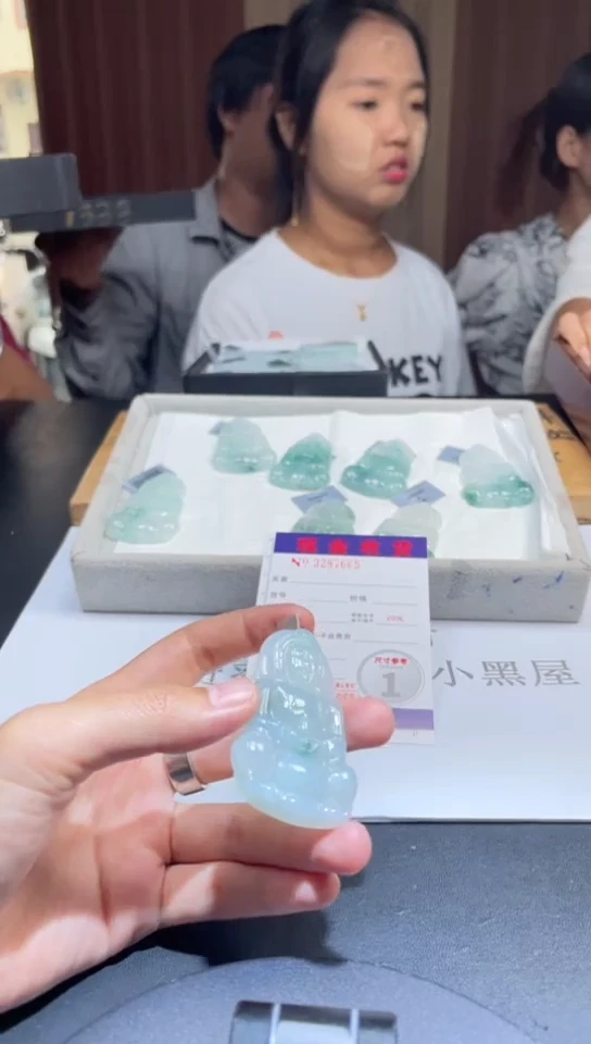 定制翡翠未镶嵌未抛光毛货多样性发其一拍一发一7665