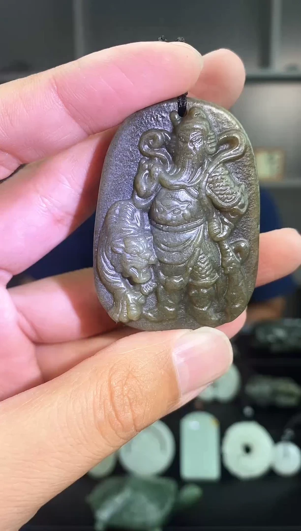 和田玉未镶嵌颈饰1