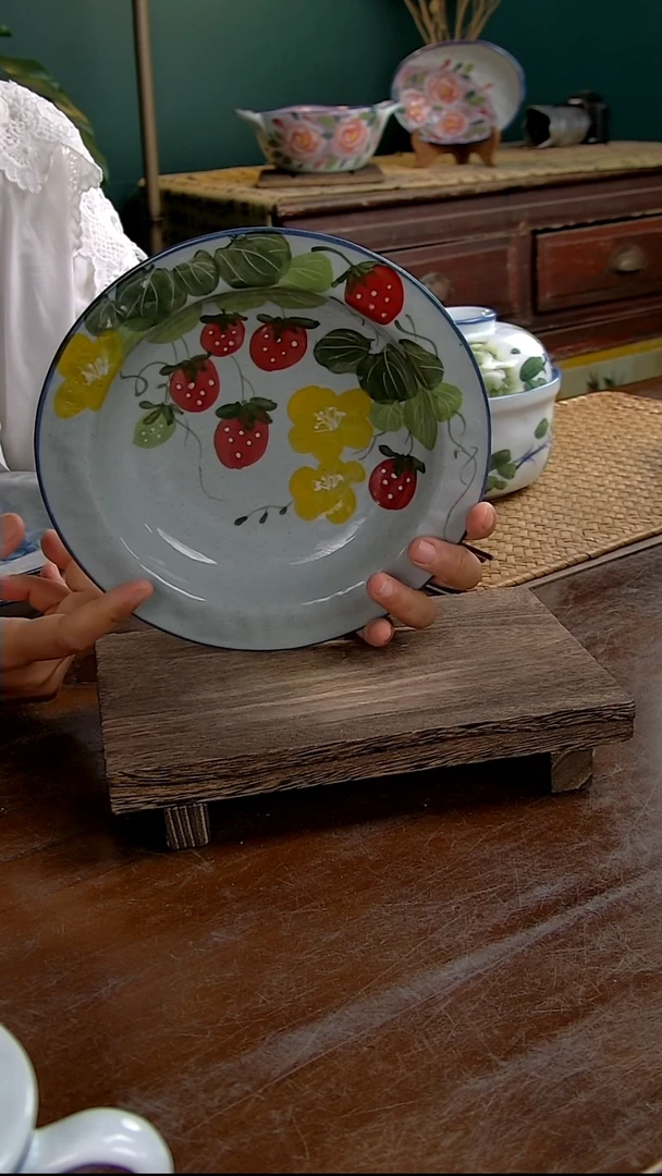 瓷片8英寸帽子盘-草莓