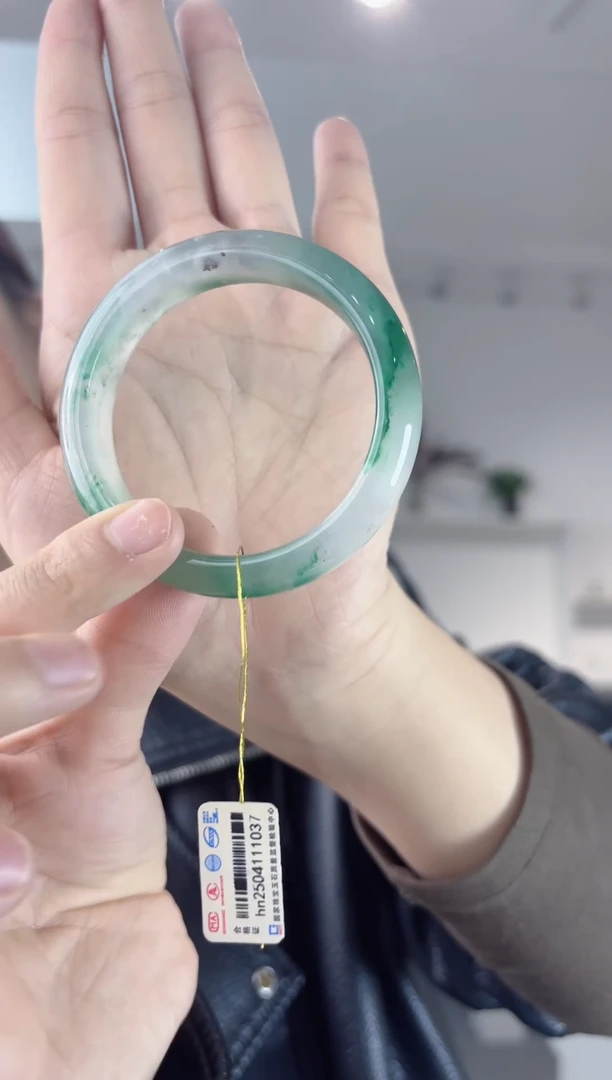 未镶嵌手镯石英质玉112