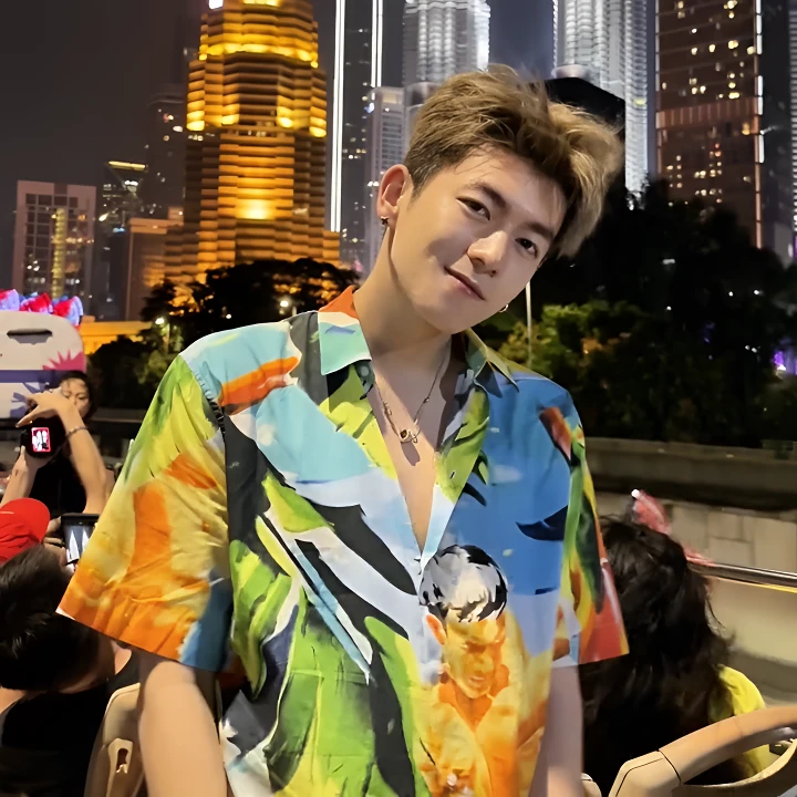 潮牌花衬衫男短袖2025夏新款冰丝痞帅半袖宽松大码夏威夷沙滩衬衣