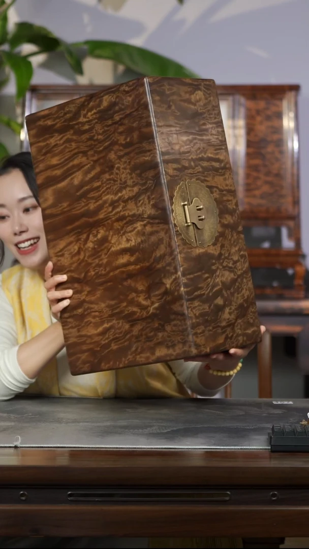 金丝楠水波龙胆纹精工一木一器藏品级收纳箱