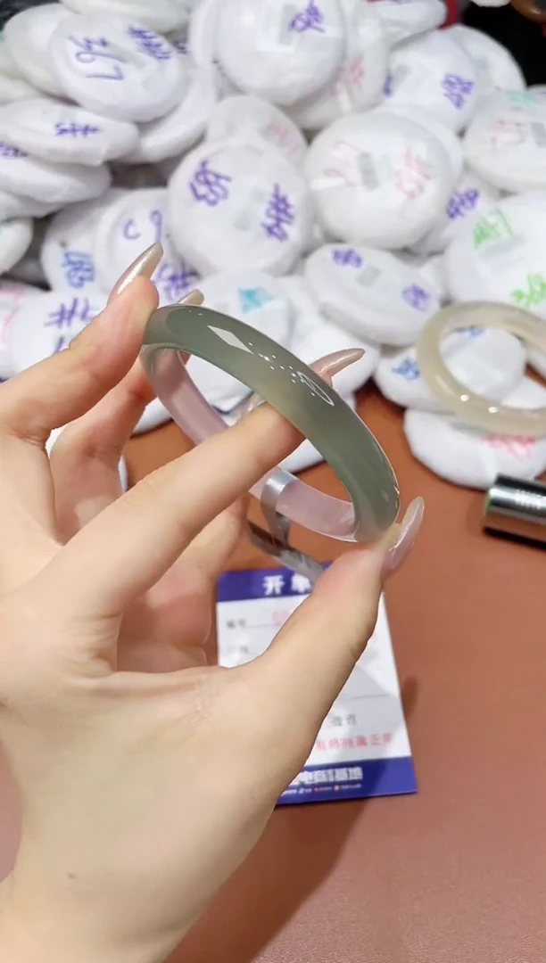 玛瑙/玉髓手镯未镶嵌804